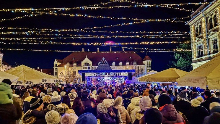 Keszthelyi Szilveszter a Balaton partján
